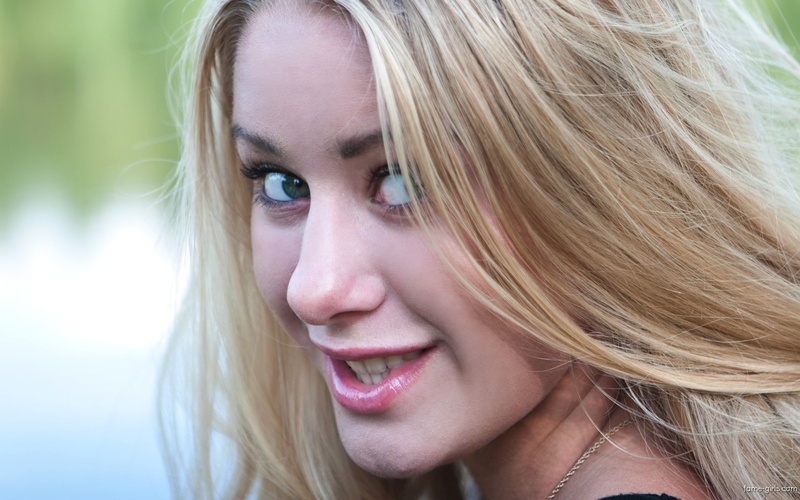nature, blondes, models, hd, women, ella, x, outdoors, dress, lakes, 1080P, art, girls, fame, smiling
