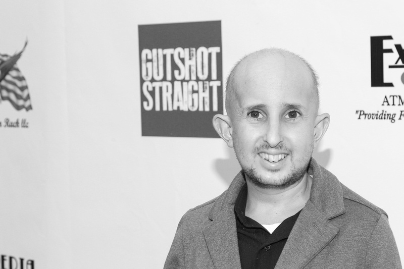 office, one person, men, collared, well-dressed, fame, celebrity, looking at camera, young men, premiere, beard, top, text, portrait, happiness, males