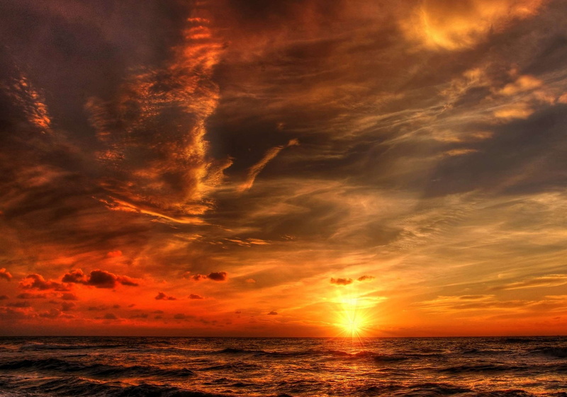 dark, cloud - sky, dusk, abendstimmung, romantic, beauty in nature, coast, scenic, horizon, evening, beach, orange color, clouds, sky, 2K, ocean, sunset