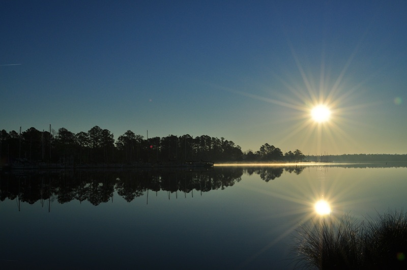beauty in nature, sundown, sunset, paradise, lens flare, waterfront, peace, relax, scenery, scenics - nature, romantic, colorful, morning, sun, tranquil