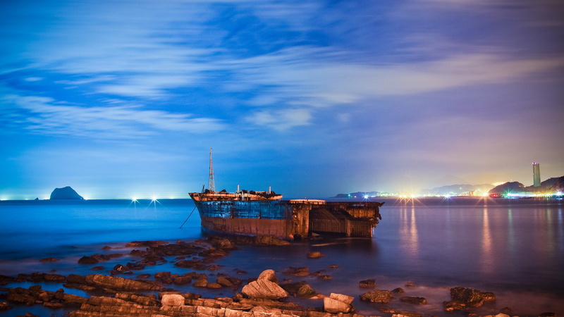 beauty in nature, ship, white, cruise, water, beach, deterioration, 4K, cloud - sky, outdoors, city, mode of transportation, land, scenics - nature, no people