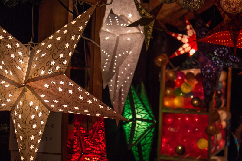 light, poinsettia, bude, lighting, star, christmas time, christmas ornament, sales stand, holiday, decoration, lights, stall, christmas market, focus on foreground