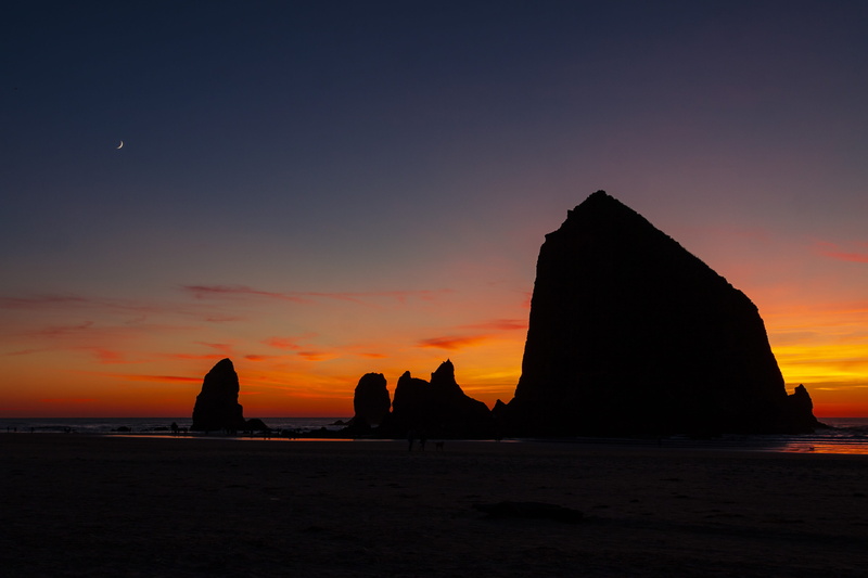 horizon over water, rock - object, seascape, sun, scenics - nature, sea, stack rock, 4K, silhouetted, silhouette, ocean, formation, tranquil scene, horizon