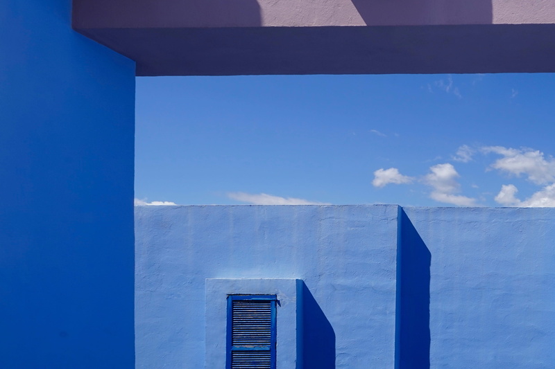 window, wall - building feature, no people, 4K, cloud - sky, home decor, curtain, building exterior, city, architecture, modern, pillar, light, residential district