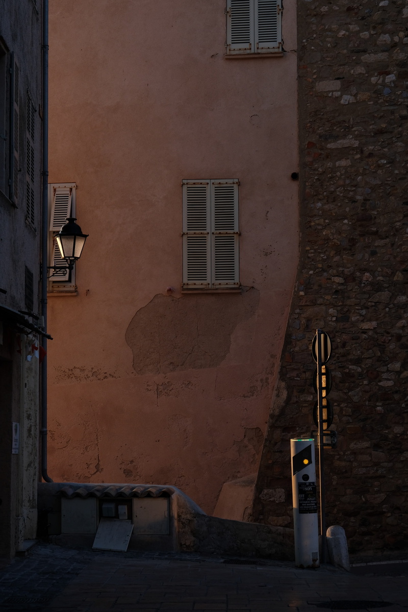 building exterior, dawn, city, built structure, no people, window, picture, photo, 5K, wall - building feature, bed, camera, outdoors, black, wall, riviera