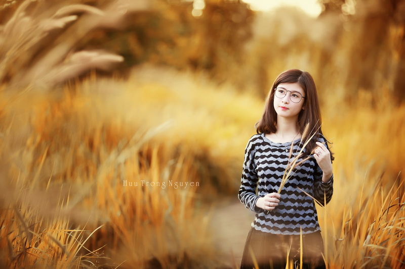 smiling, brown hair, auburn hair, young women, plant, standing, adult, happiness, 5K, looking at camera, one person, portrait, looking away, nature, women