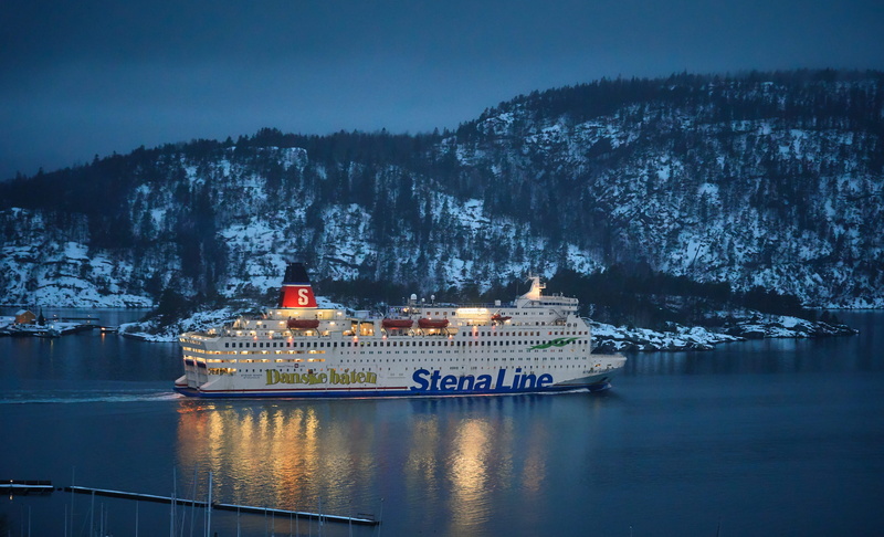 ship, passenger craft, ferry, plant, vessel, building exterior, vehicle, 2K, nautical vessel, winter, tree, cruise, built structure, beauty in nature