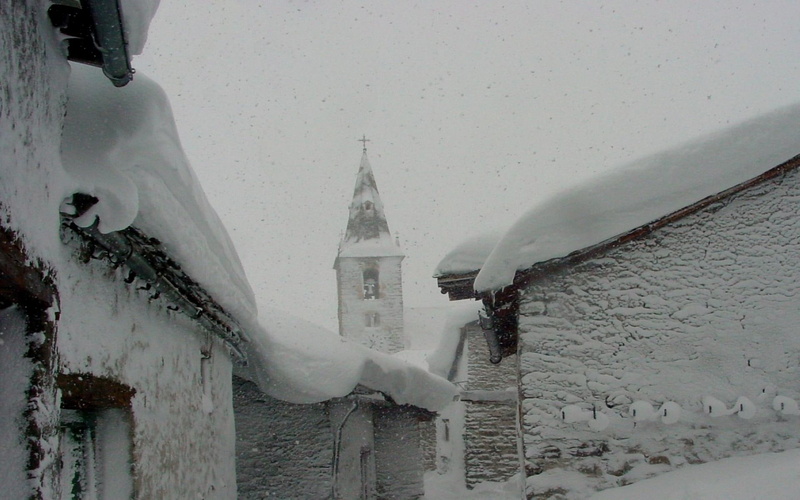 church, white, mountains, winter, other, nice, snowflakes, beautiful, house, 1080P, cold, picture, architecture