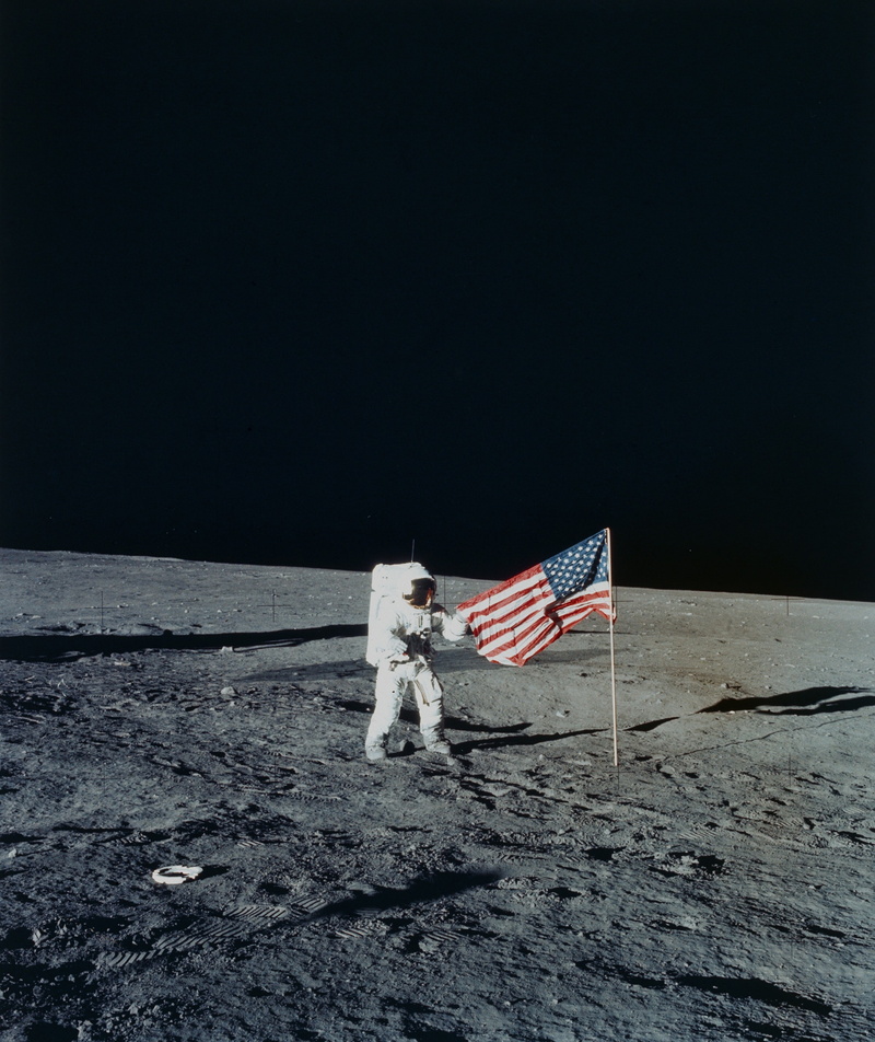 snow, astronaut, independence, winter, nature, 2K, outdoors, patriotism, Moon, flag, sky, environment, Apollo, striped, copy space, cold temperature, one person