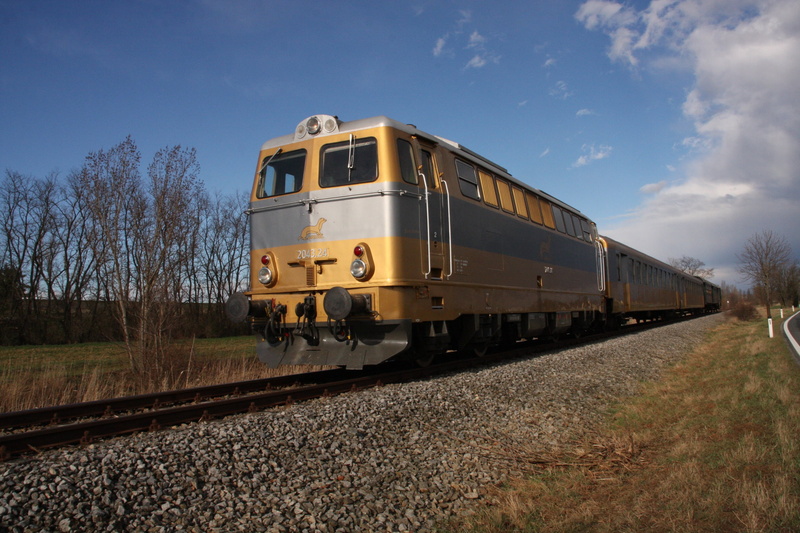 business, public transportation, travel, öbb, rail transportation, special crossing, motion, 024, freight transportation, land vehicle, gravel, nature