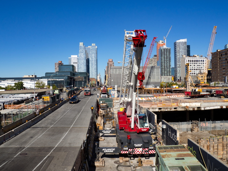 4K, railroad track, Buildings, New York, mode of Transport, building, built Structure, york, modern, Construction, business, sky, blue sky, urban Scene