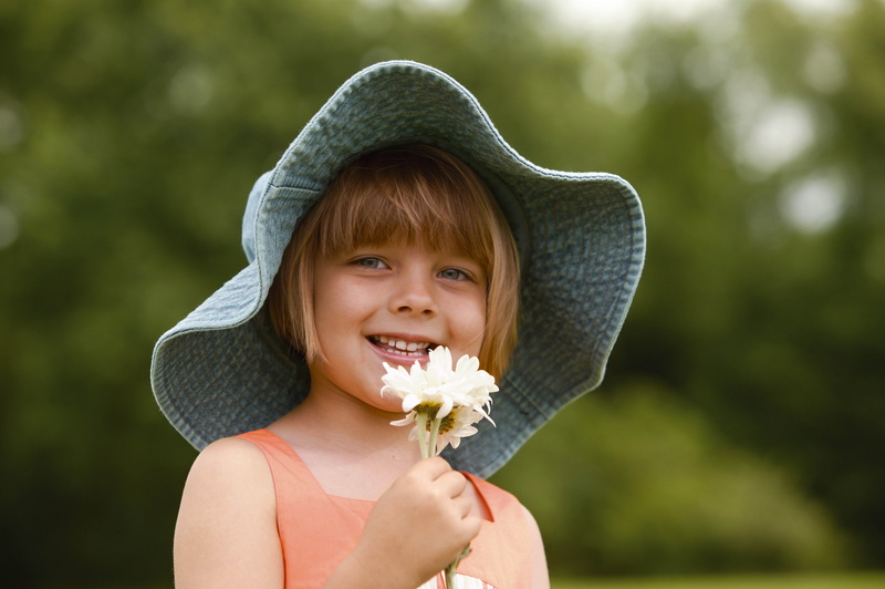 day, people, girls, grass, springtime, 5K, hat, summer, girl, plant, front view, outdoors, child, boys, focus on foreground, one Person, enjoyment, cute