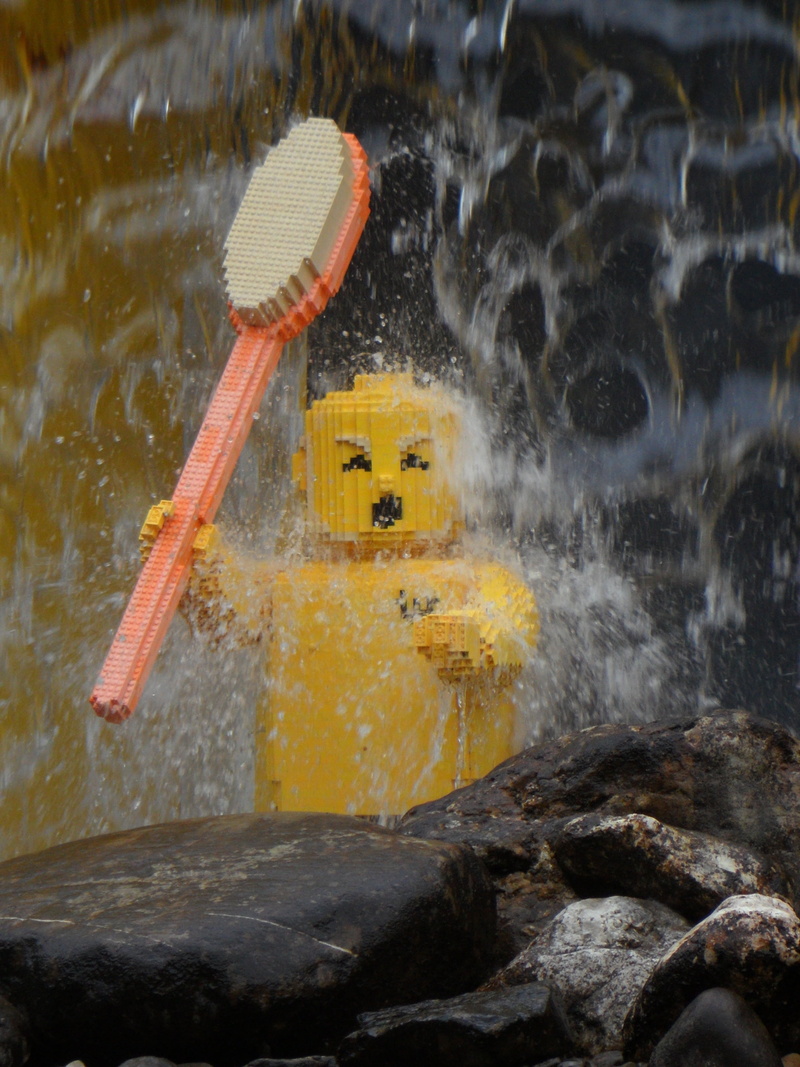 dirt, breaking, sculpture, day, splashing, out of legos, legoland, 2K, under the shower, no people, rock, solid, wash, motion, legomaennchen, outdoors