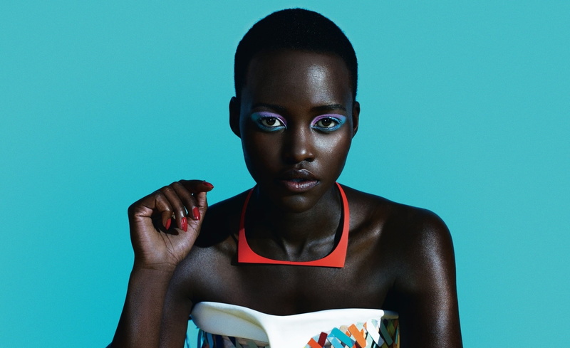 looking at camera, one person, indoors, lupita, nyongo, 1080P, serious, Others, Movies, shaved head, blue, actress, young women, colored background, front view
