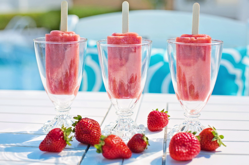 popsicles, berry fruit, strawberry, snack, table, 5K, household equipment, freshness, cute, fun, dessert, frozen treat, food, summer, red, fruit, glass