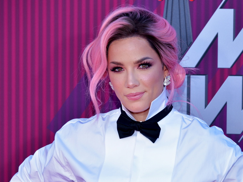 Halsey (Singer), Pink Hair, Singers, Face, Singer, 2K, American, Halsey