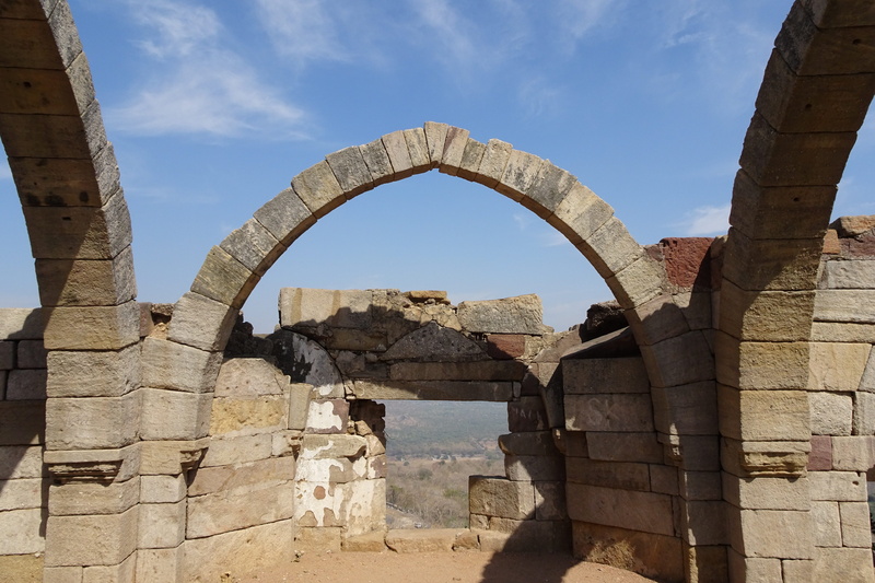 stone, damaged, seven arcs, ruined, sky, ancient civilization, archaeological park, sat kaman, architecture, outdoors, the past, arch, no people, sunlight
