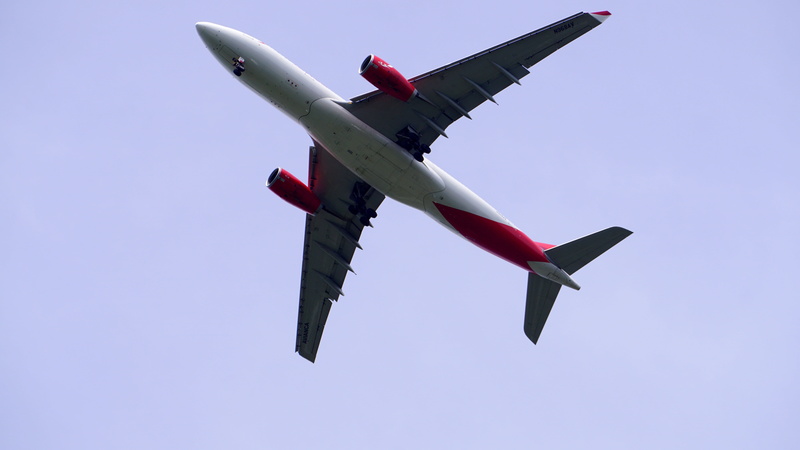 on the move, no people, transportation, single object, flight, aircraft, plane, jet, engine, 5K, fly, airline, military, air, jet engine, airplane, airshow