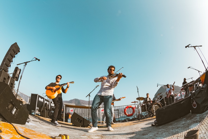 performers, nature, group together, copy space, musical instrument, 5K, sky, leisure activity, musical instruments, band, blue, violin, occupation, play