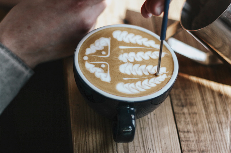 foam, 4K, human hand, human body part, hot drink, indoors, cup of coffee, refreshment, cup, close-up, drink, wood - material, caffeine, holding, mug, frothy drink