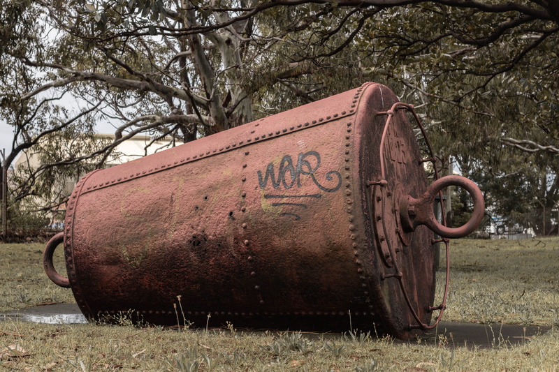 field, rust, australia, land, outdoors, wildlife, nature, shipping container, deterioration, tin, 5K, bongo, wollongong, plant, day, building, rusty, grass