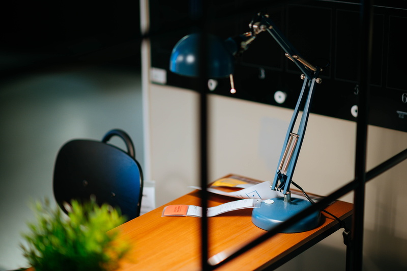 wooden, hardwood, selective focus, 5K, bookcase, absence, lamp, shelf, computer, plant, focus on foreground, table, music, display, communication, table lamp