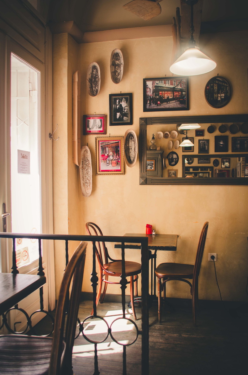 empty, room, tables, wall - building feature, indoors, cafe, food, interior design, food court, wood, flooring, furniture, wall, wood - material, domestic room