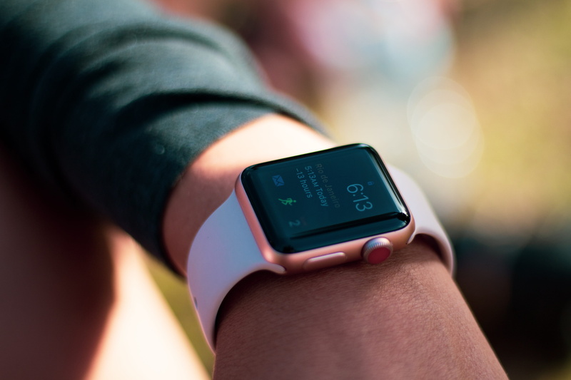 connection, finger, body part, outdoors, screen, human body part, wearable computer, communication, wireless technology, focus on foreground, smart watch