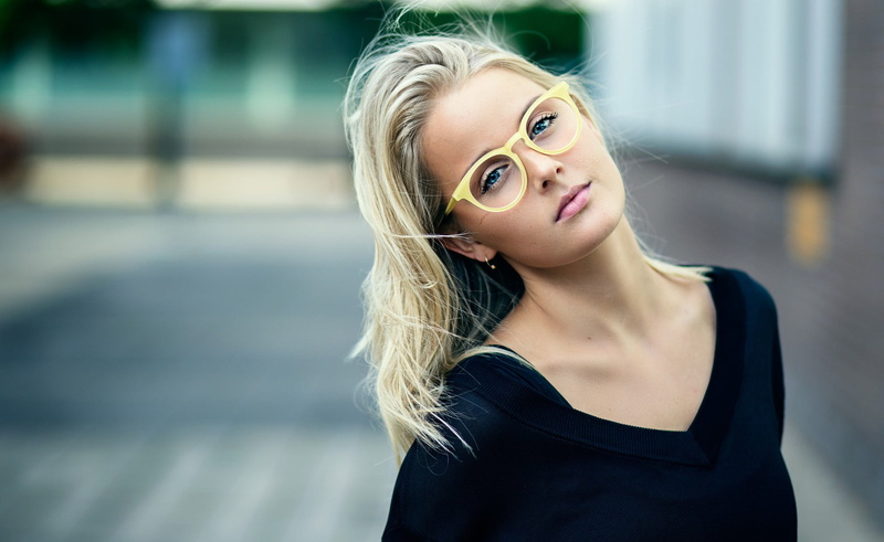casual clothing, teenager, portrait, standing, blond hair, hairstyle, looking at camera, leather, face, beauty, focus on foreground, front view, day, dyed hair