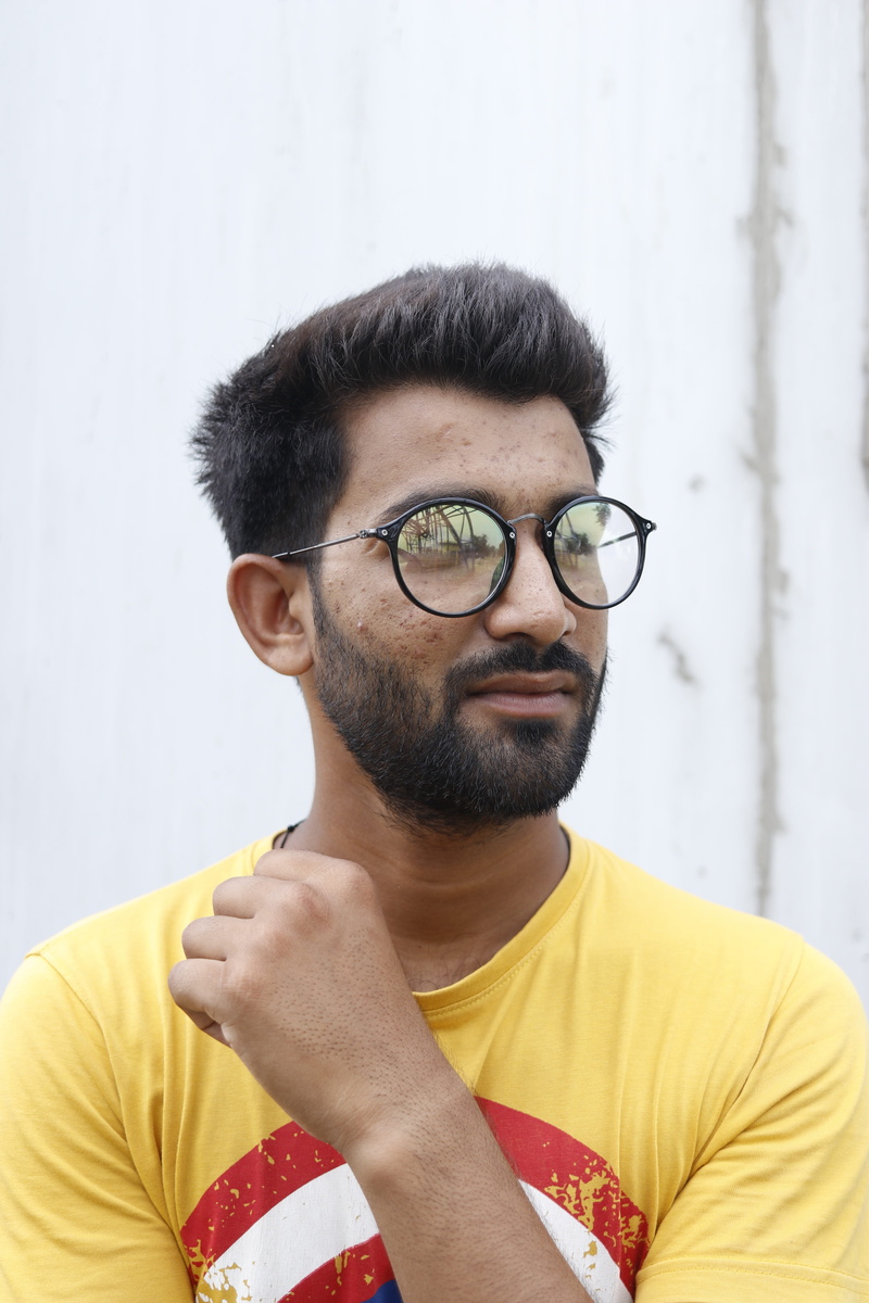 men, man, human, one person, young, photographing, handsome, healthy, style, t-shirt, wall - building feature, fashion, yellow, real people, guy, person