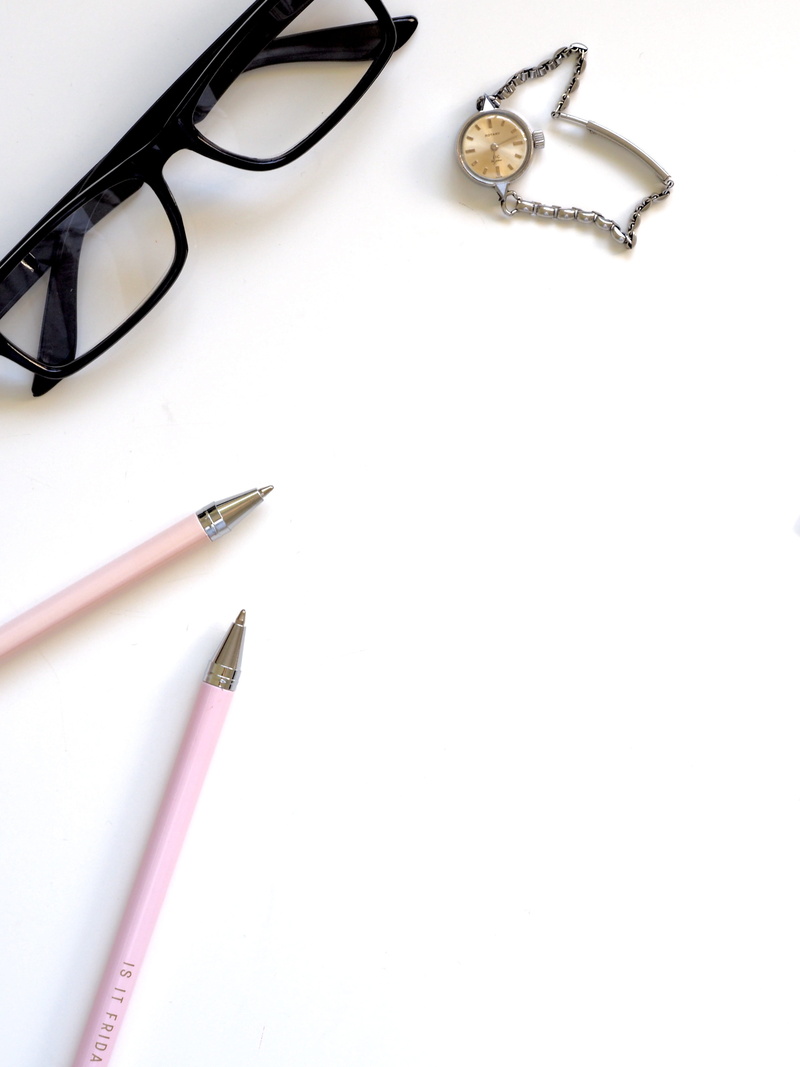 create, black, white space, note, minimal, surface, eyeglasses, directly above, personal accessory, blogging, writing instrument, glasses, desktop
