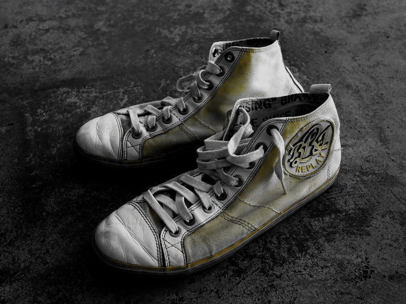 dirty, high angle view, indoors, personal accessory, boot, wearable, body part, low section, pair, fashion, object, 1080P, canvas shoe, shoe, old, leather