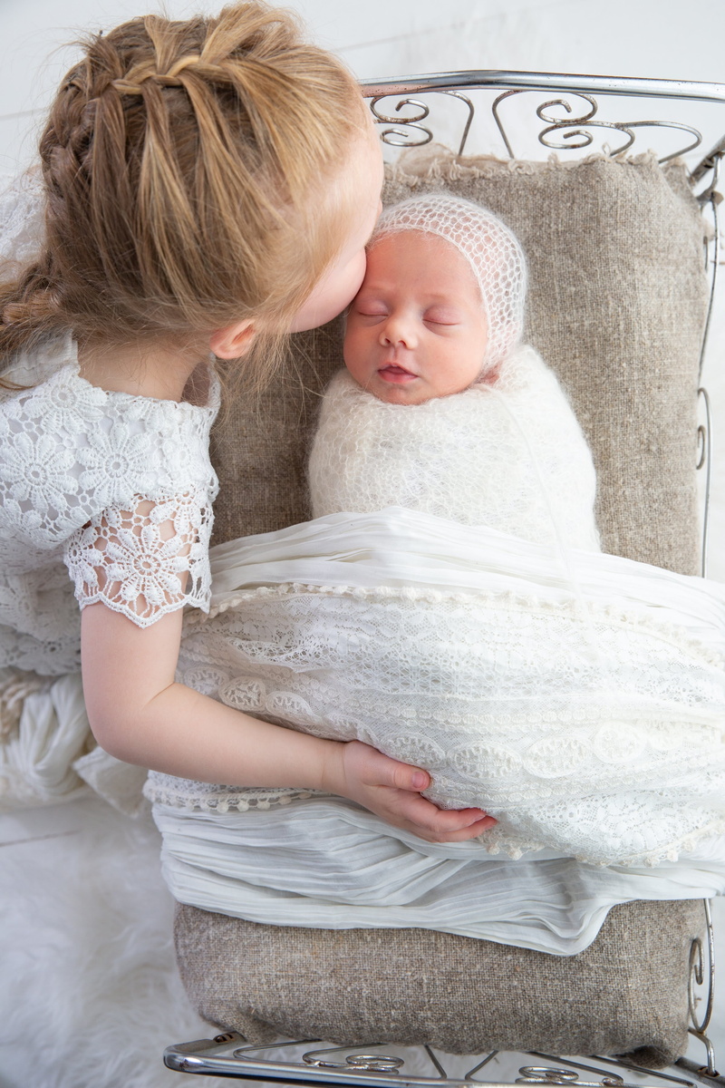 sweet, toddler, babyhood, parent, girl, females, innocence, togetherness, mother, people, child, sister, two people, cute, 4K, real people, baby, young