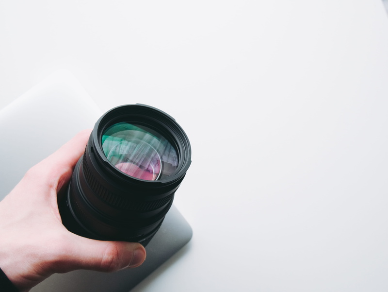 close-up, modern, photographic equipment, telephoto, camera - photographic equipment, hand, lens - optical instrument, circle, reflection, lens - eye, studio shot