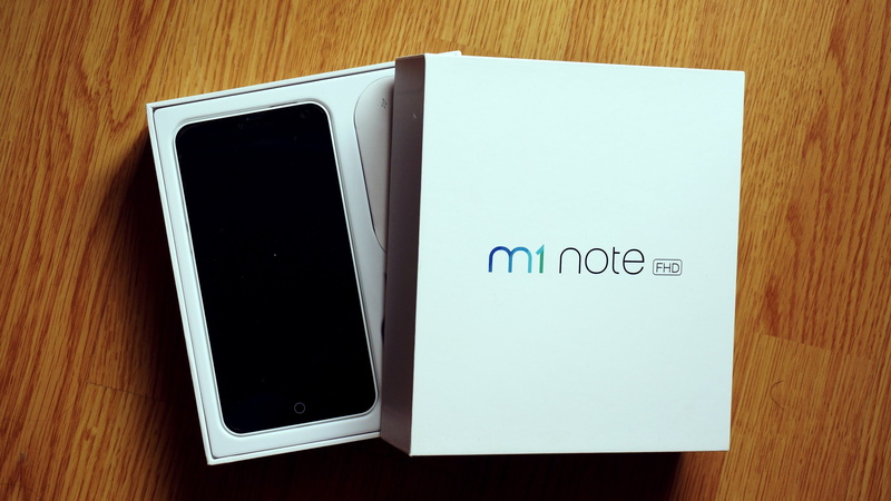 still life, indoors, white, device screen, equipment, meizu, no People, box, computer, high angle view, blank, black, m, smartphone, backgrounds, screen