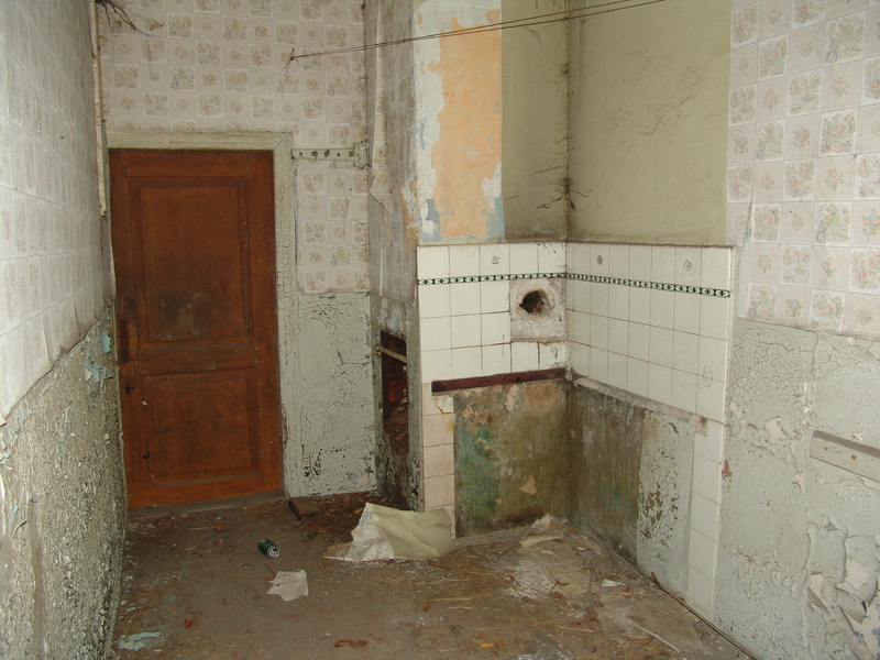 dirty, Old, 2K, entrance, indoors, ruined, bad condition, Crash, door, old building, built structure, decline, obsolete, architecture And Buildings, bathroom
