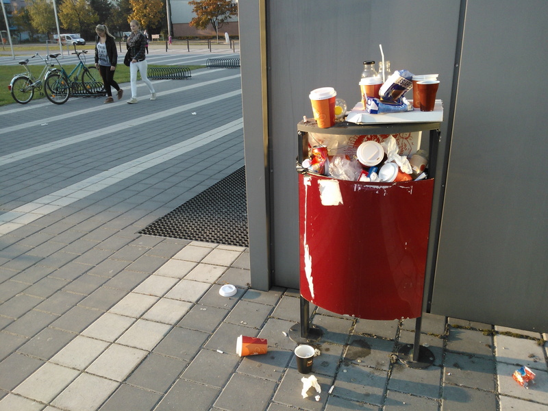 sidewalk, social issues, city, no people, metal, outdoors, day, street, built structure, container, garbage, bin, nature, architecture, 2K, the recycle bin