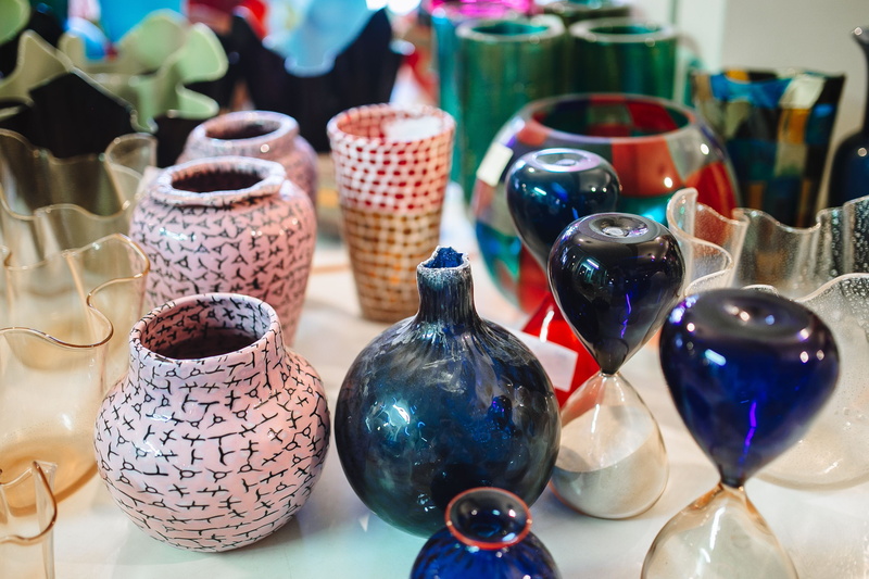 focus on foreground, factory, retail display, container, ceramics, glassworks, Italy, 2K, choice, craft, decoration, retail, ornate, pottery, crockery