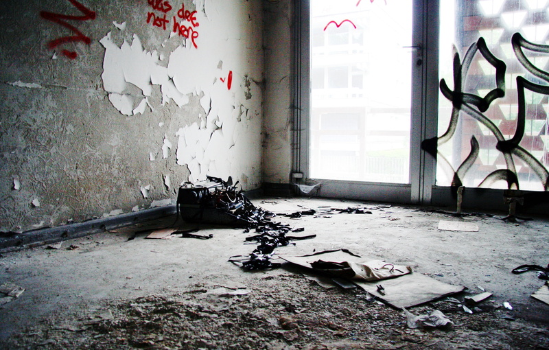 ground, deterioration, damaged, dirt, dark, destruction, day, built structure, indoors, wall - building feature, architecture, unhygienic, paper, dirty