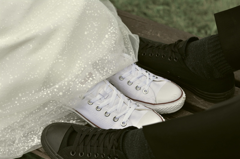 casual clothing, fashion, low section, shoelace, human leg, shoe, love, human body part, sports shoes, marry, brautschuhe, footwear, feet, 5K, together