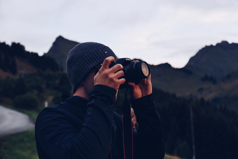 glow, lifestyles, camera - photographic equipment, warm clothing, portrait, technology, rise, autumn, leisure activity, focus on foreground, gradient, photographing