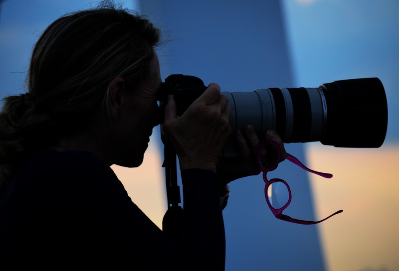 slr camera, photography themes, women, profile view, adult, woman, 5K, reflex, camera, portrait, indoors, new york, technology, photographer, activity
