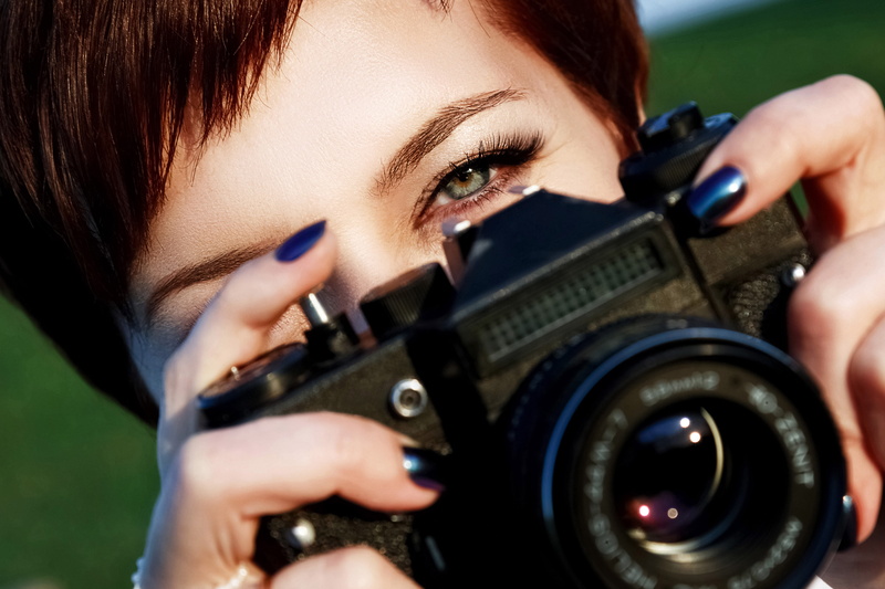 looking through an object, camera - photographic equipment, bokeh, photographer, lens, look, headshot, photographic equipment, camera, portrait, day, black