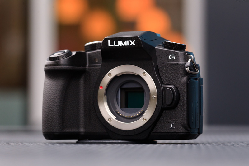 camera - photographic equipment, retro styled, 4k video, no people, technology, equipment, focus on foreground, review, unboxing, photographic equipment