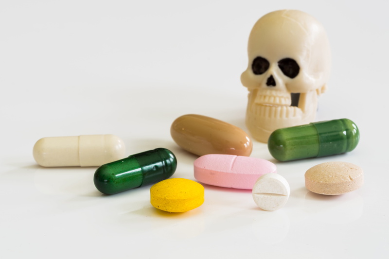 death, prescription medicine, skull and crossbones, pills, studio shot, choice, healthcare and medicine, pill, close-up, 5K, abuse, addiction, medicine