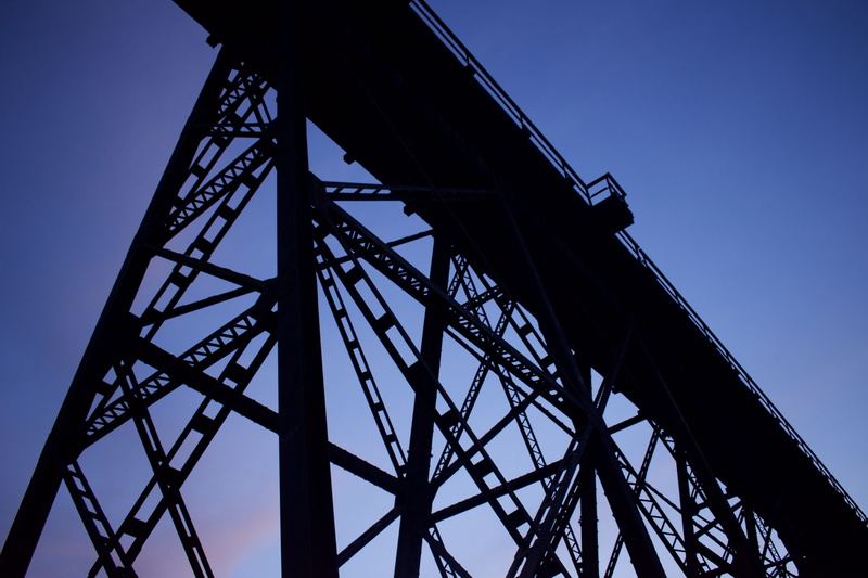 dusk, alloy, 5K, railway, outdoors, connection, roller coaster, bridge, construction crane, triangle, utility pole, building, low angle view, amusement park