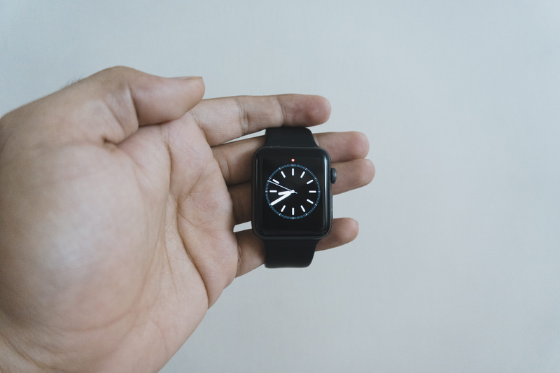 human finger, finger, number, holding, leisure activity, human body part, body part, one person, close-up, human, person, bhawin jagad, technology, 5K