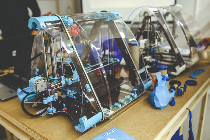 black, equipment, blue, rectangular, science, 3d model, 5K, metal, still life, abundance, technology, 3d, industry, table, indoors, printing, printer