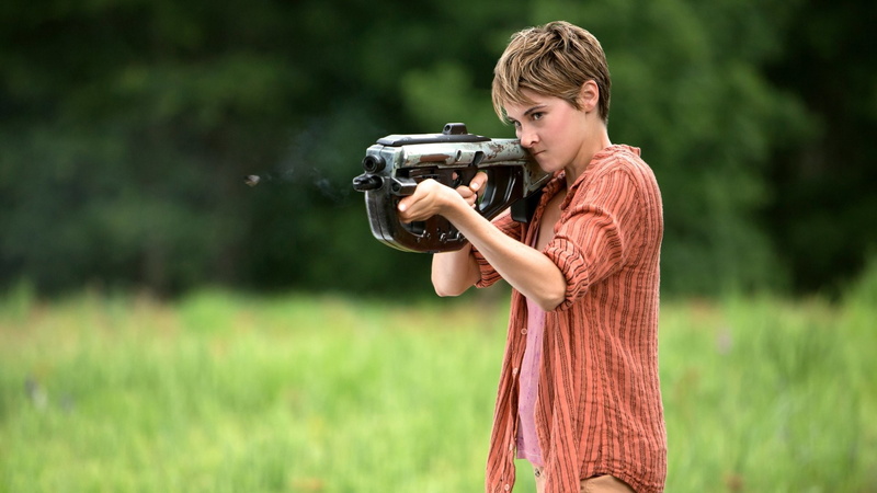 hairstyle, blond hair, 1080P, aiming, holding, adult, Tris (The Divergent Series), gun, hair, waist up, one person, young adult, Insurgent (Movie), standing