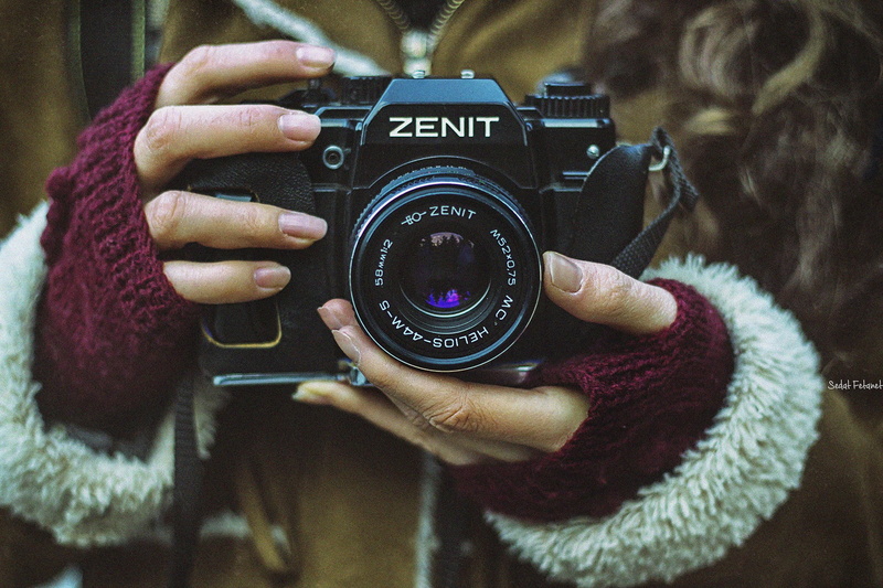 photography themes, finger, digital camera, model, filming, slr camera, technology, camera - photographic equipment, photographer, macro, Zenit (camera)